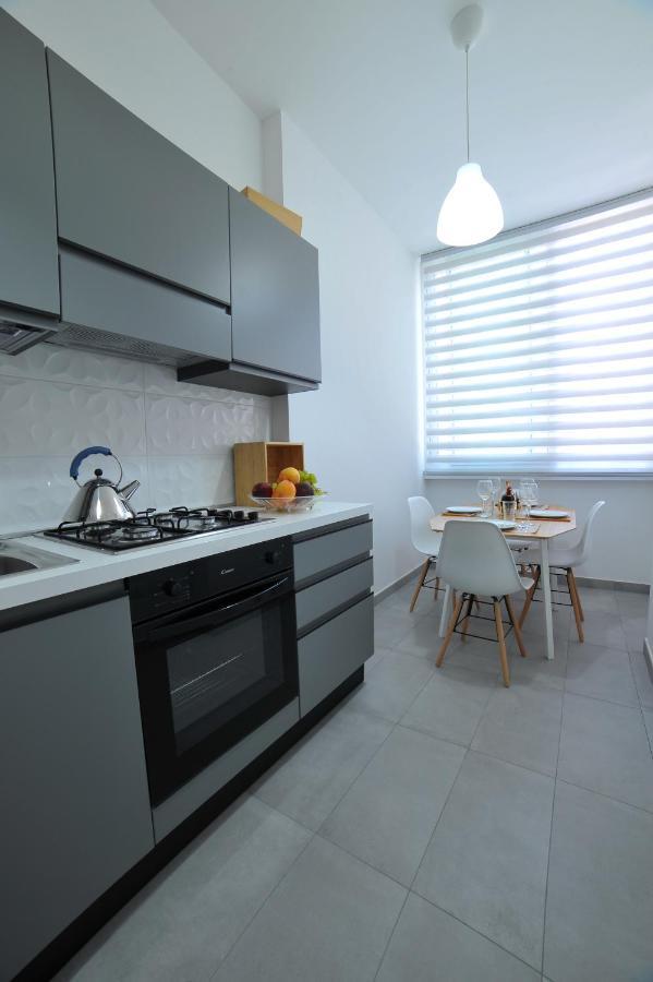 Home 22 Appartamento In Centro Storico - Catania Luaran gambar
